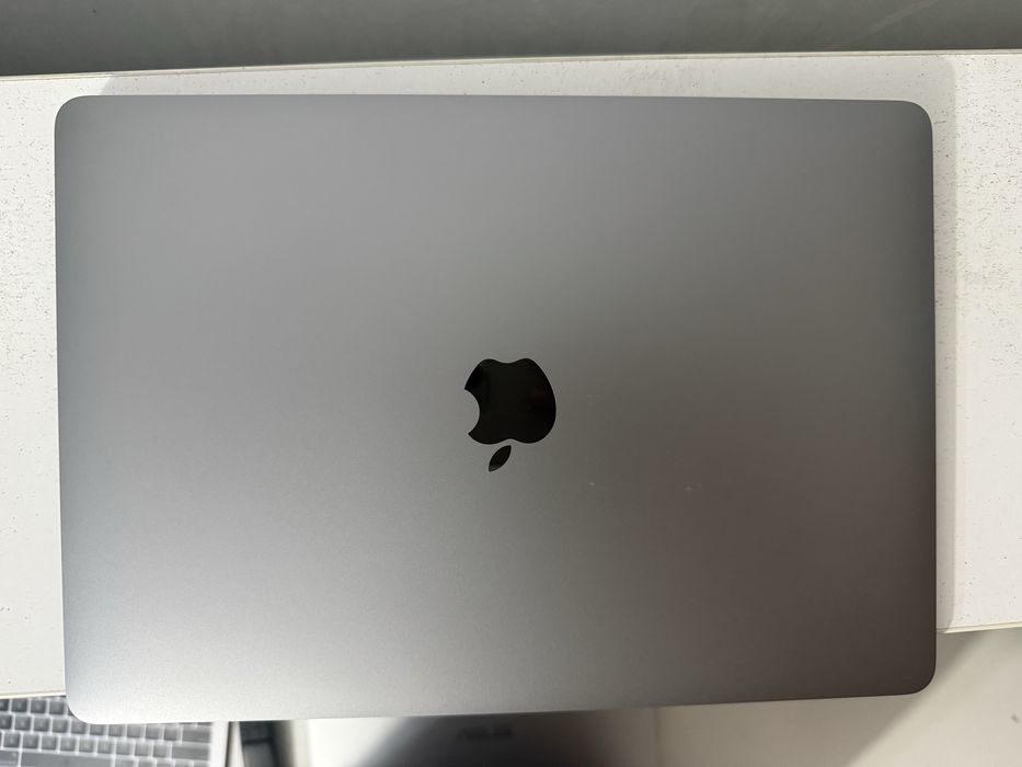 Macbook air/i5/8/128/ideal