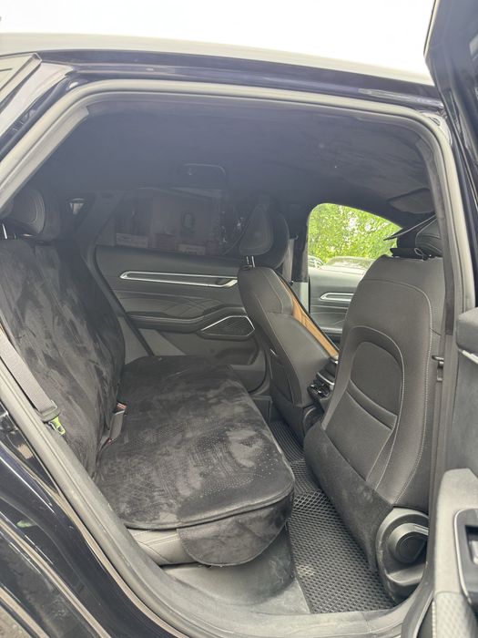 Geely Emgrand 2024