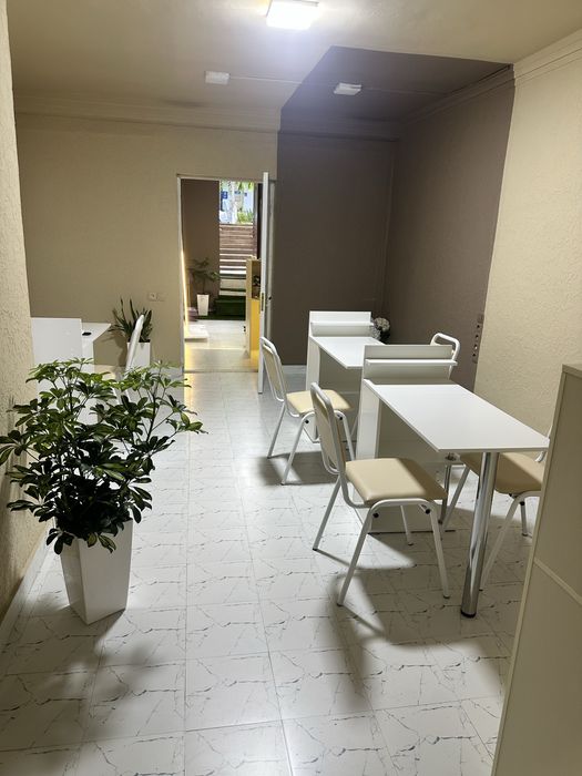 Маникюрные столы