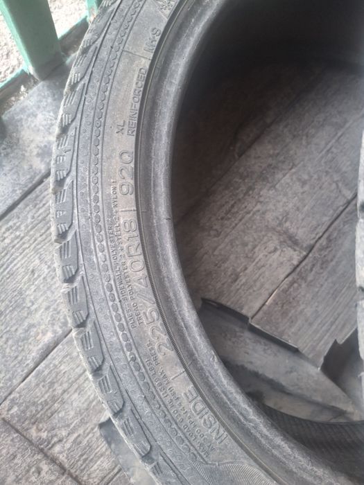 Зимние шины в хорошем состояние