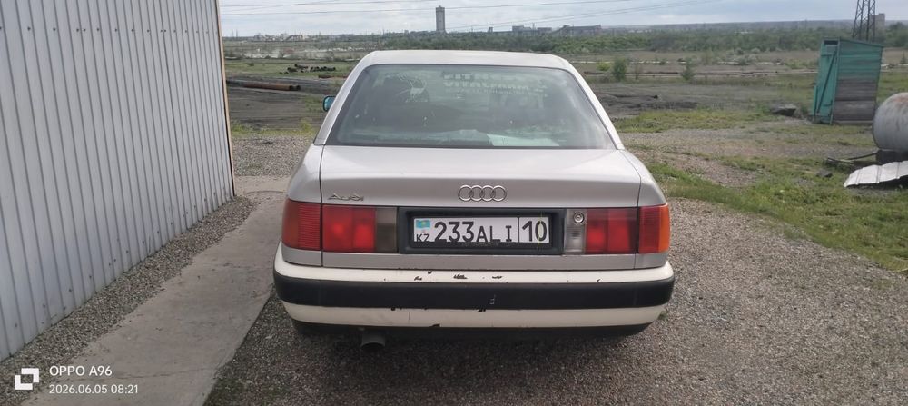Ауди 100 в хорошем состоянии