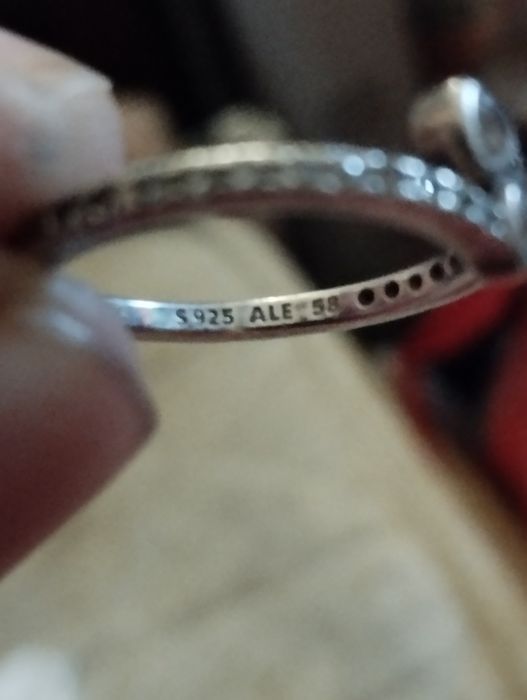 Inel două inimi strălucitoare din argint Pandora original