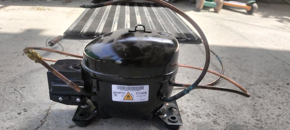 Продам компрессор для холодильника ra600a