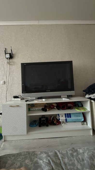 Тумба с телевизором
