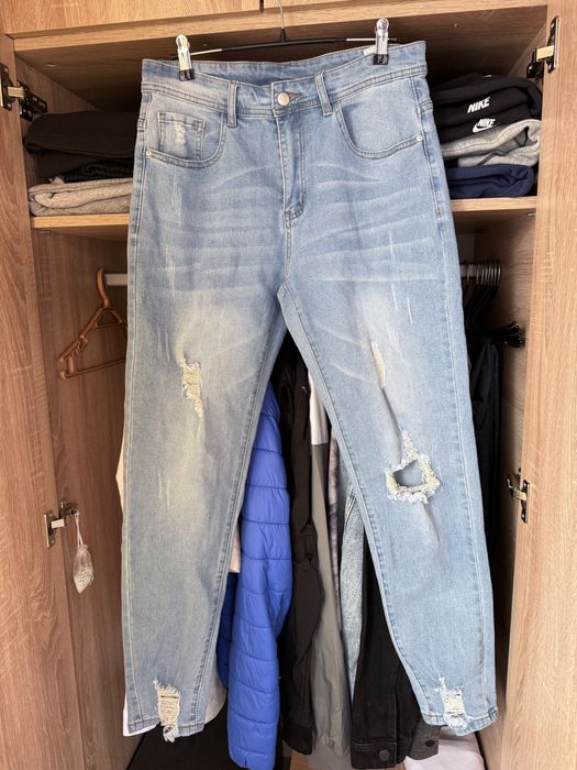 Мъжки дънки.