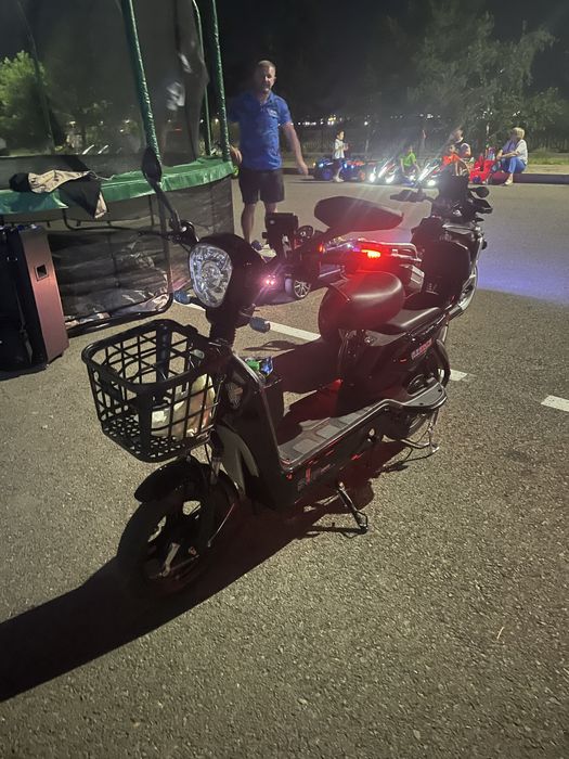 Продам электроскутер новый