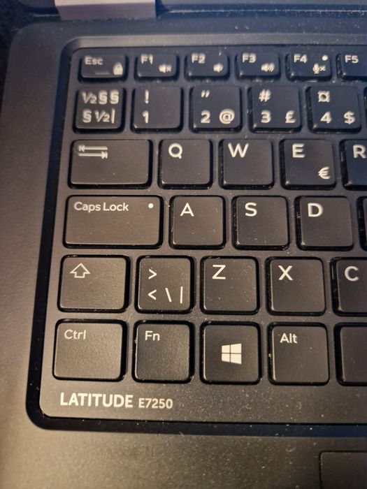 Vand laptop DELL Latitude 7250  I7 gen 5, 8gb, ssd 128gb