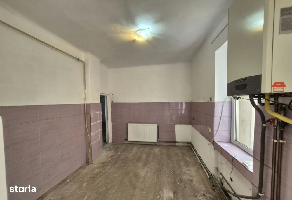 Casa Zona Politie Vf cu Dor,   1 singur vecin  teren 266mp