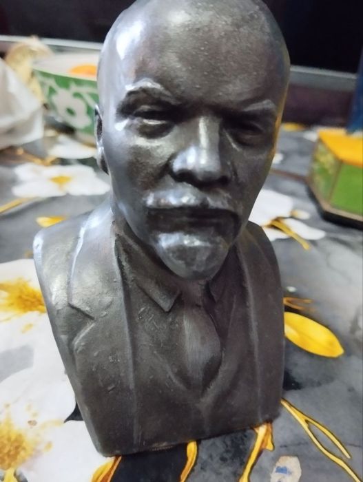 Бюст В.И.Ленина СССР