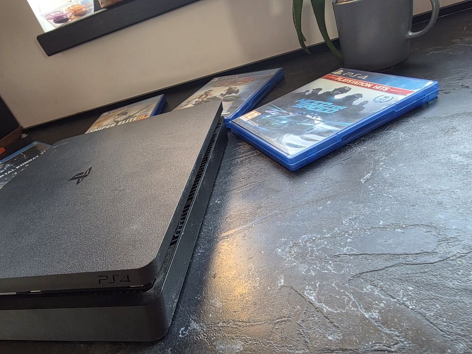 PS4 SLIM  500 GB + controller