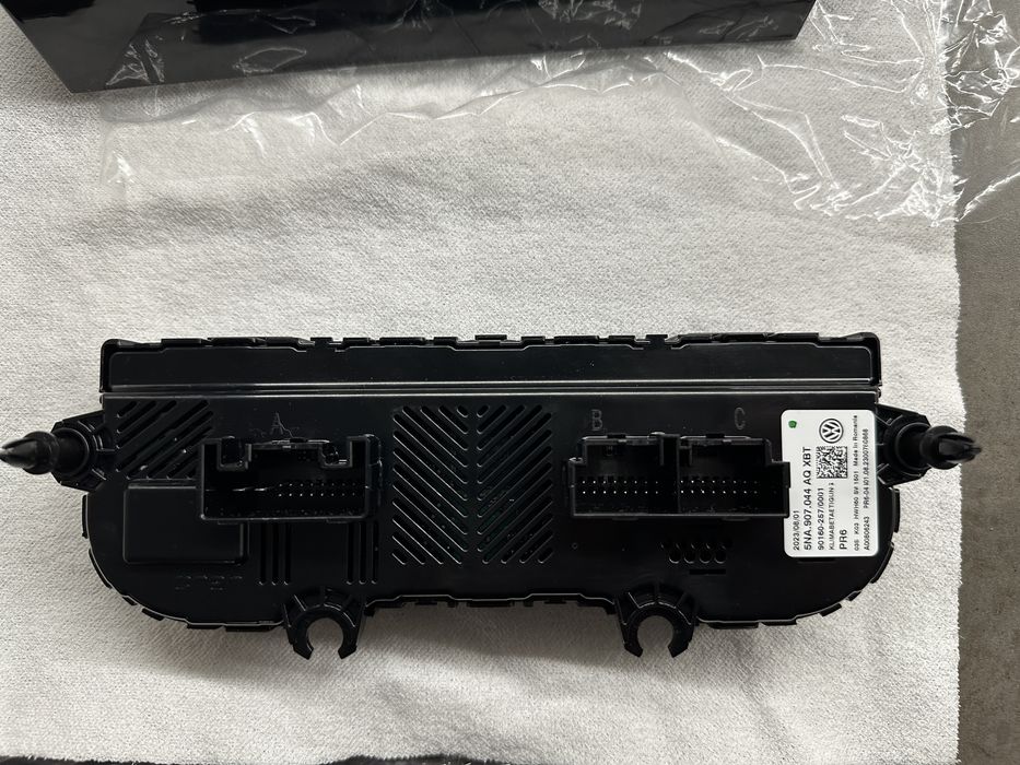 Panou clima climatronic touch screen VW Arteon Passat B8 Golf Tiguan