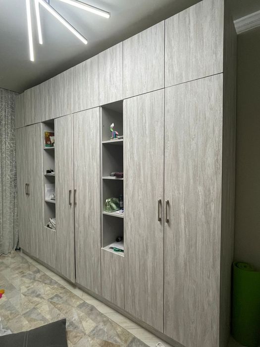 продам шкаф и тумбу