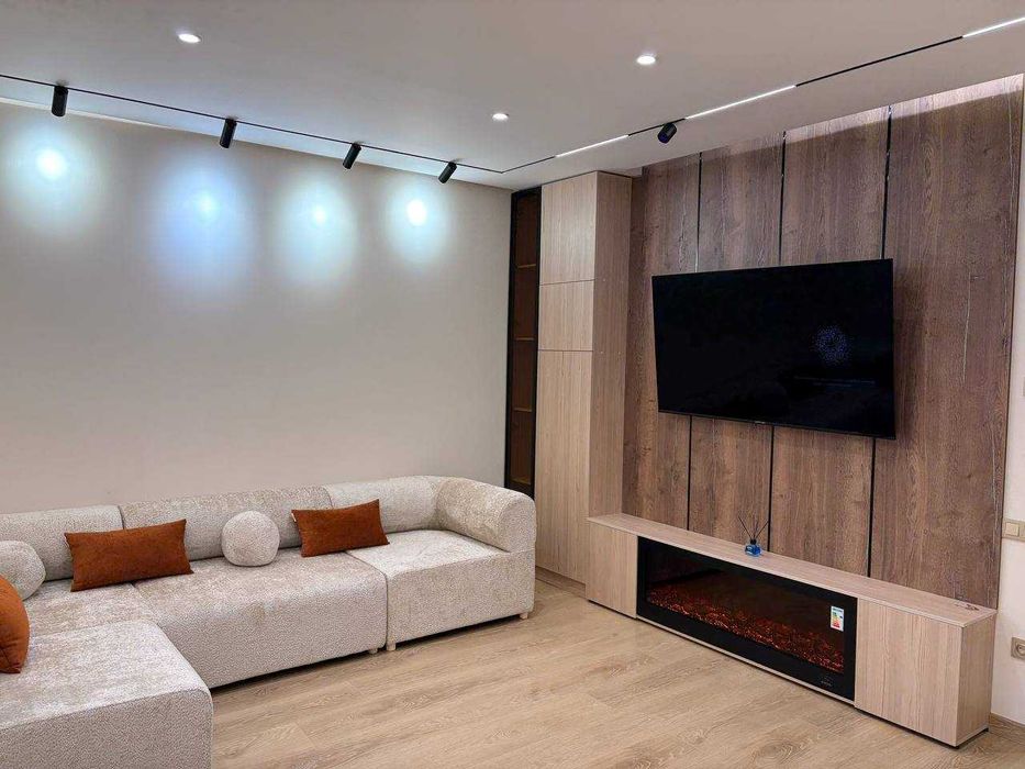 Сдам в аренду новую 3х комнатную квартиру в центре