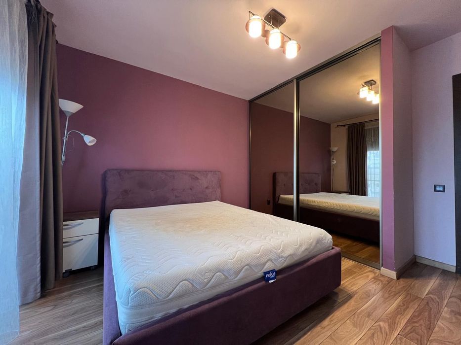 Apartament mobilat 3 camere decomandat intr o zona buna aproape de mijloacele de transport in comun