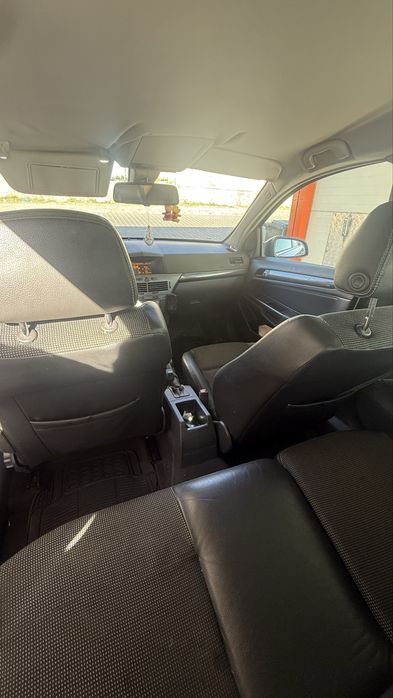 Opel Astra H Hatchback