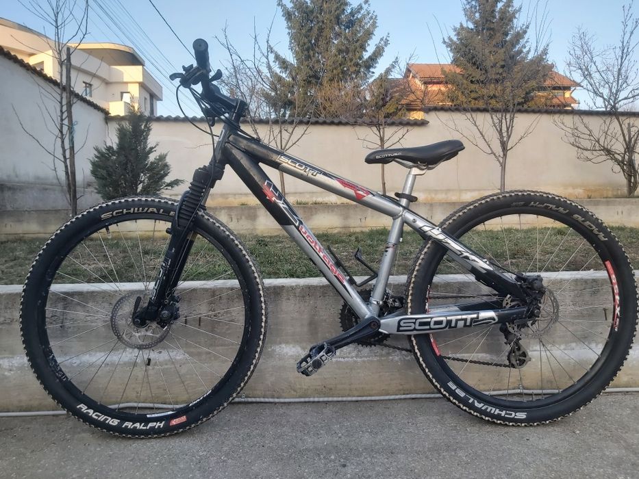 Vând trei biciclete