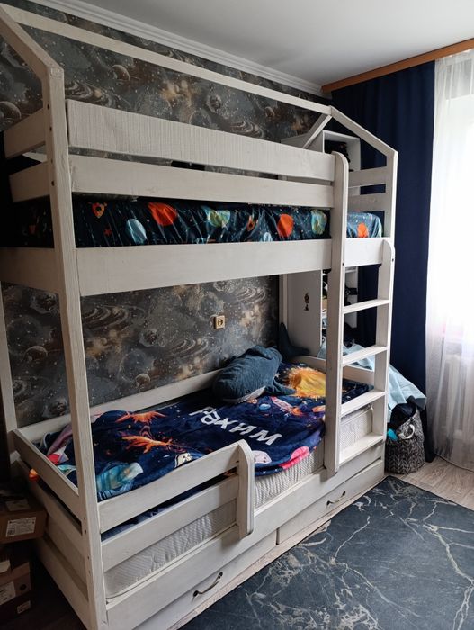 Кровать двухъярусная, дерево