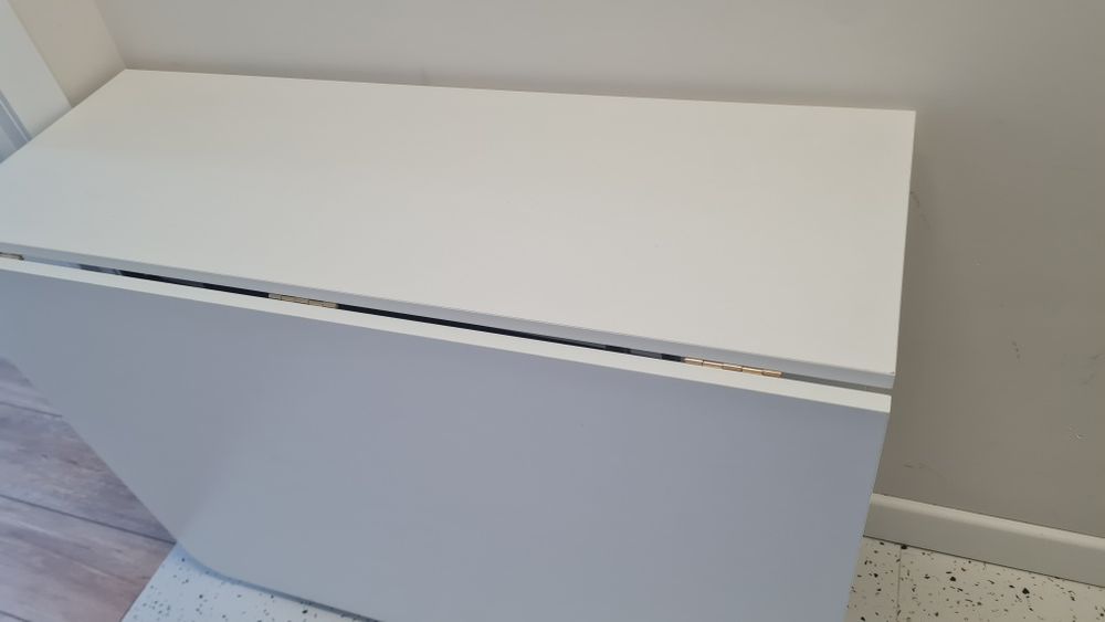 Книжный стол белый