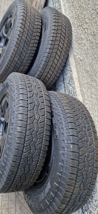 Джанти с гуми за Toyota Hilux 205/80R 16  2012г 6x139.7