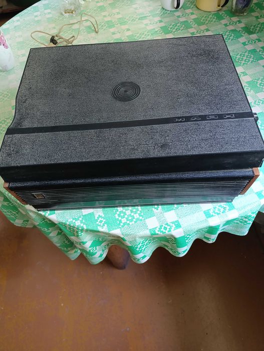 Продам катушечный МАЯК 203. Стерео. + Бобины с записями.