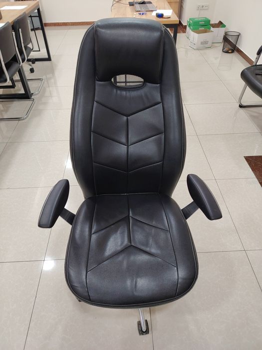 SROCHNO Yaxshi holatdagi ofis kreslosi sotiladi