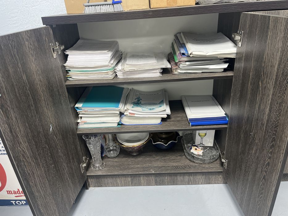 шкаф офисный с дверцами