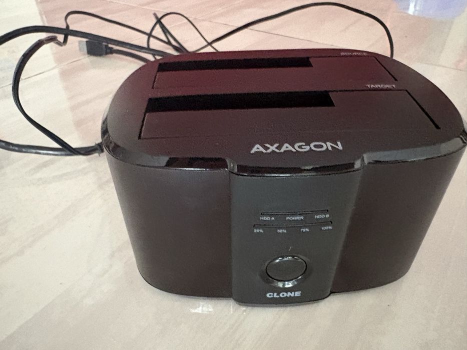 Докинг станция за 2 хард диска и SSD AXAGON