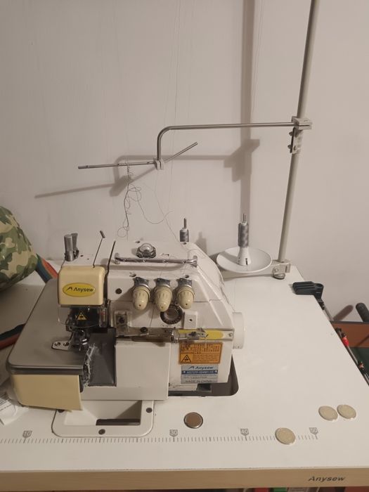 Продам оверлок 3х нитка