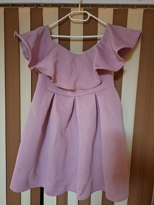 Елегантна лилава рокля