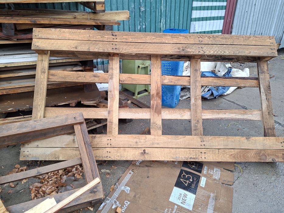 Продаётся поддоны цена за штуку