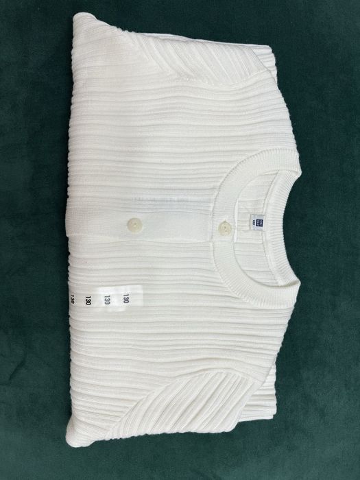 Трикотажная кофта юникло для девочек