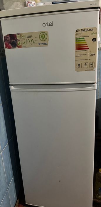 продается холодильник