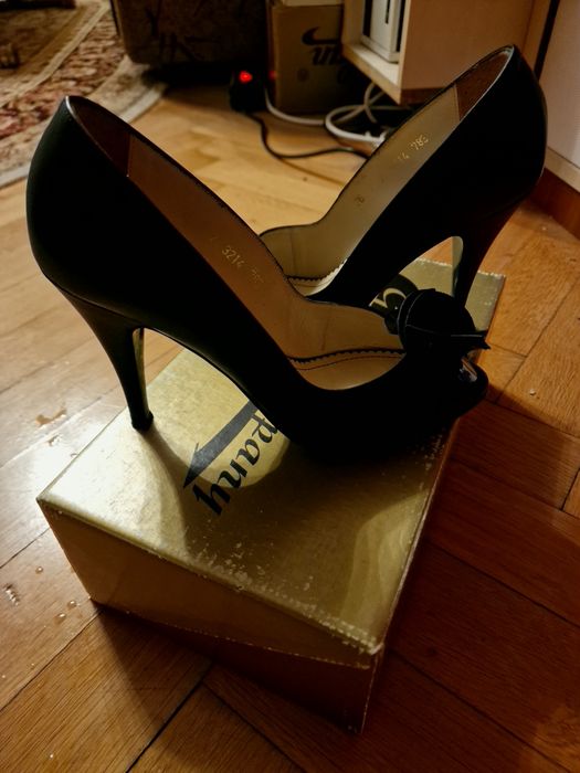 Pantofi din piele, Guban