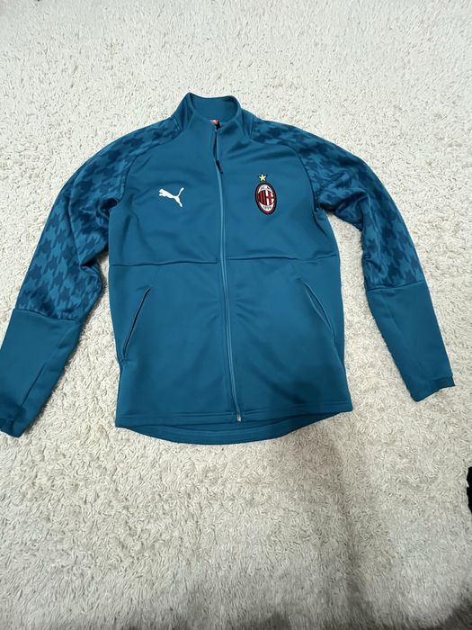 Продаю олимпийку фк Милан