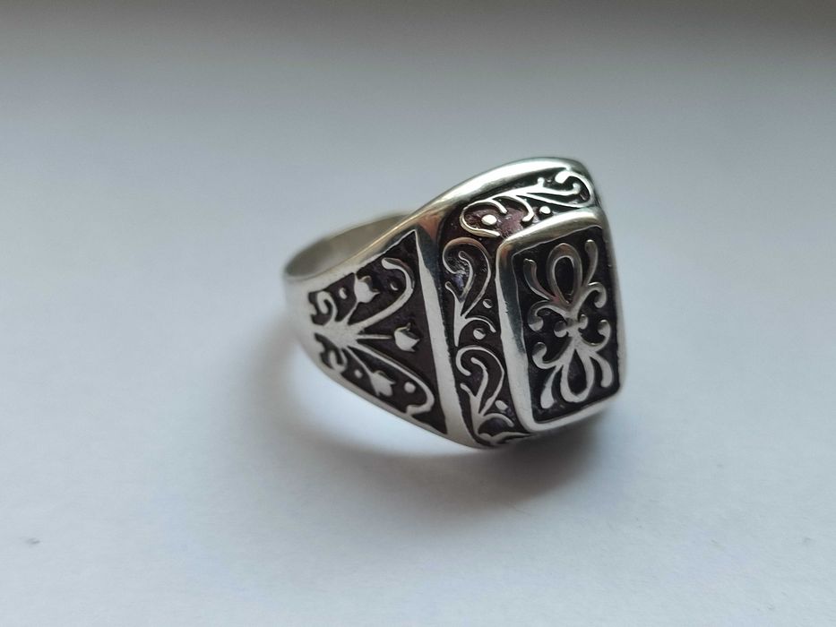 Красивое серебряное кольцо (перстень) размер 23