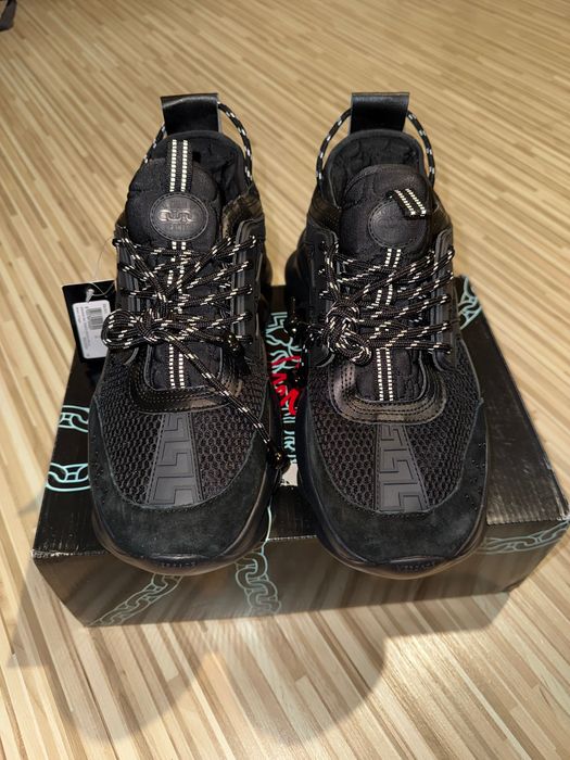 Versace chain reaction