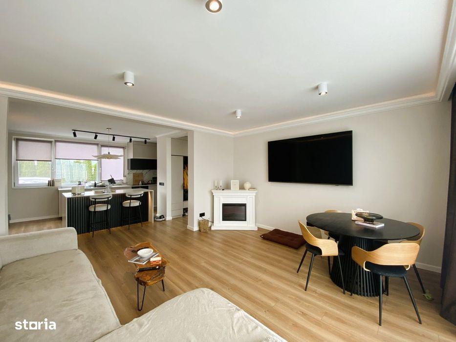 Duplex cu 4 camere 2 bai si curte libera 200 mp in Cisnadie