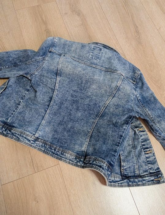 Geaca de blugi scurta de dama Bershka mărimea S