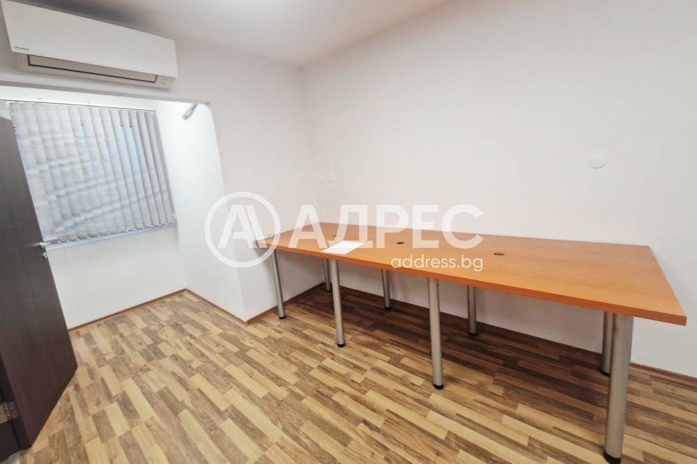 Офис Бюра в отлично състояние.