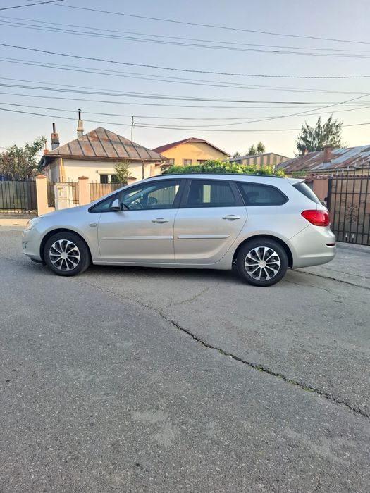 OPEL Astra 2011 — imagine 3