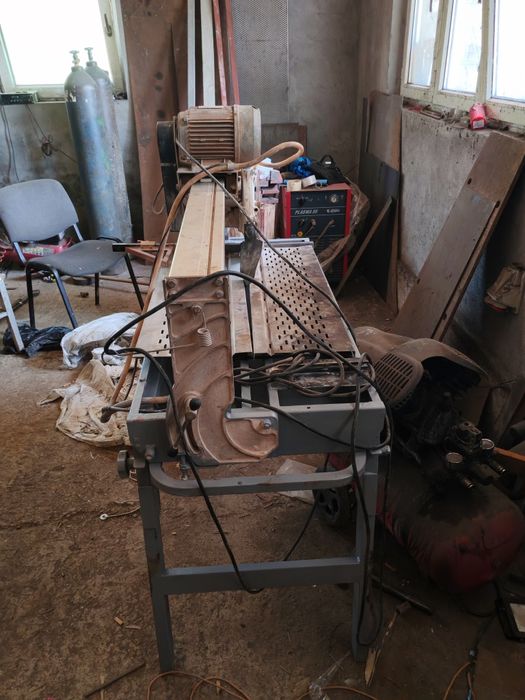 Masina de tăiat faianță, gresie, cărămidă