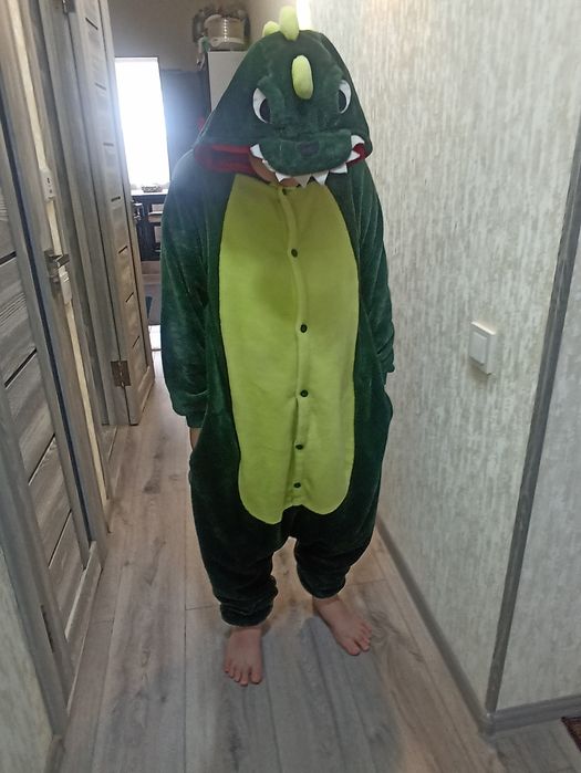 Продам пижаму дракон.