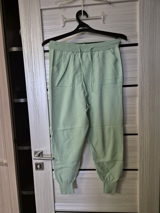 Продам женский костюм