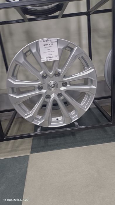 Диски и шины на 18 тойота