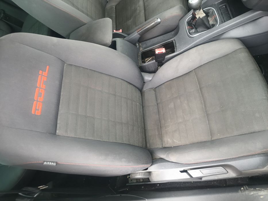 Scaune față cu încălzire și bancheta spate Vw Golf 5, model GOAL