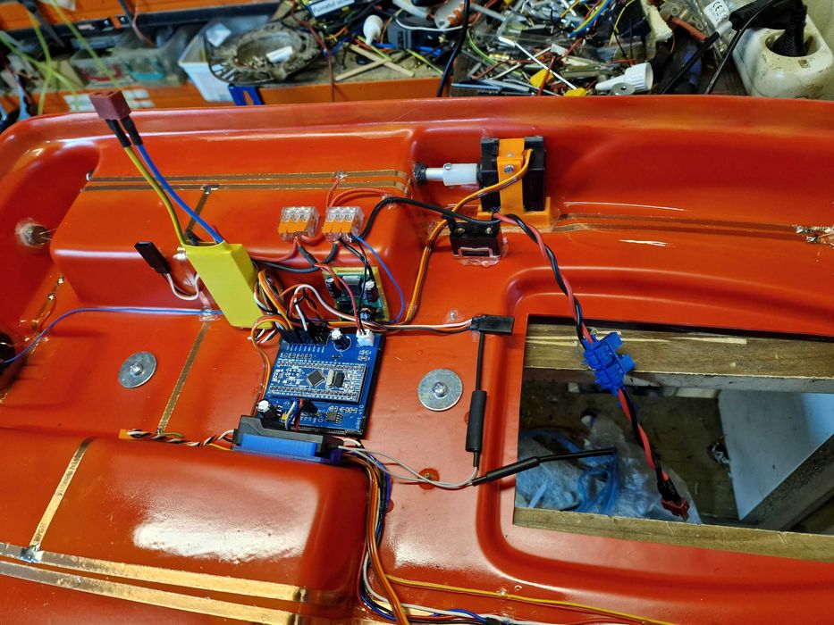 Reparatii, service navomodele plantat