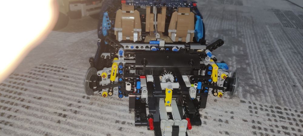 Lego Bugatti Chiron оригинал