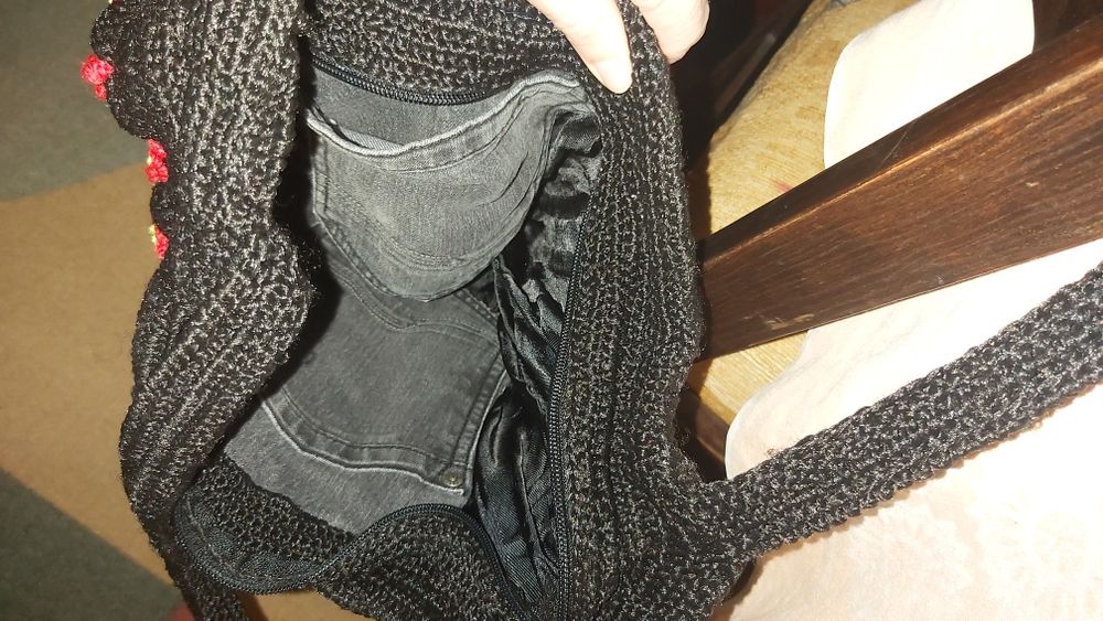 Ръчно плетена и бродирана дамска чанта и шапка