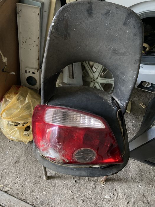 Фары от mitsubishi outlander 2006