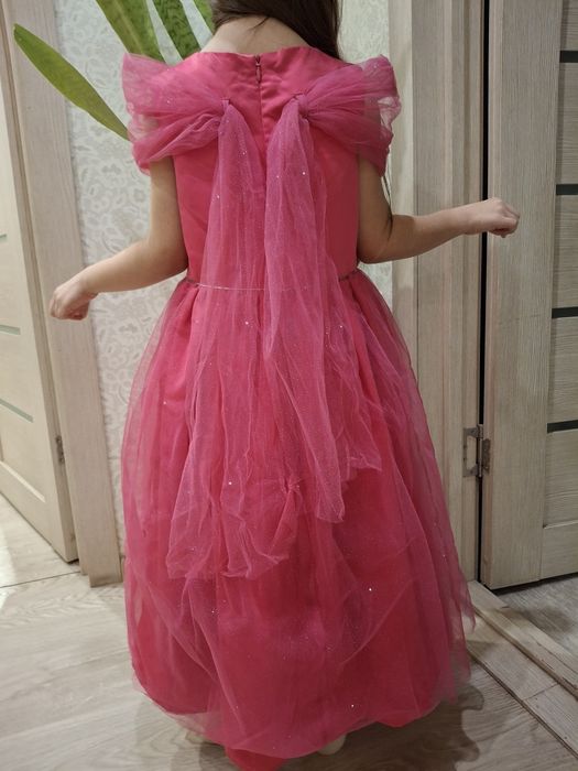 Платье праздничное